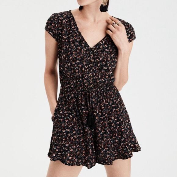 American Eagle Romper Black Floral Short Sleeve Women's M - Picture 1 of 11